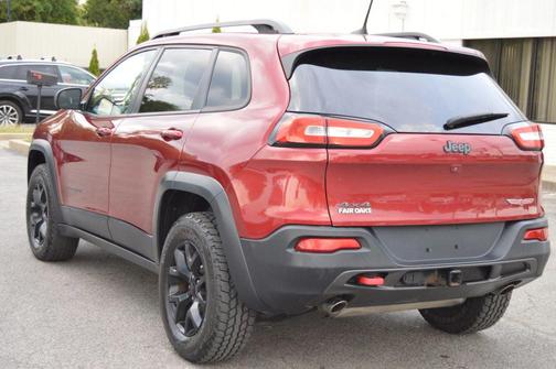 2016 Jeep Cherokee Sport