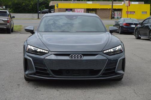 Daytona Gray Pearl Effect 2023 Audi e-tron GT Premium Plus quattro