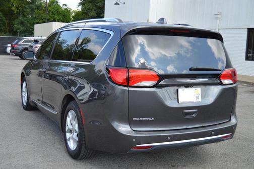 2018 Chrysler Pacifica Touring-L
