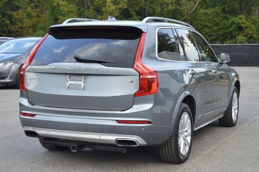 2016 Volvo XC90 T6 Momentum