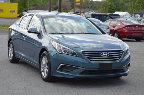 Nouveau Blue 2017 Hyundai SONATA SE