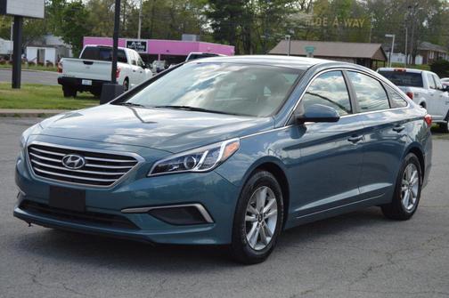 Nouveau Blue 2017 Hyundai SONATA SE
