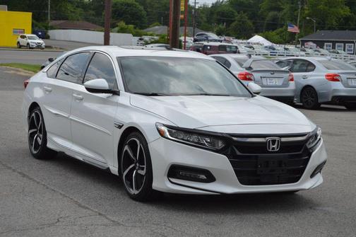 Platinum White Pearl 2018 Honda Accord Sport