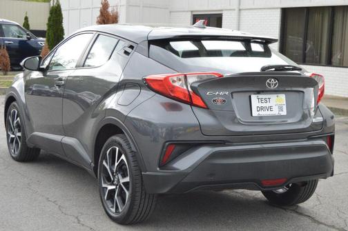 Magnetic Gray Metallic 2018 Toyota C-HR XLE Premium