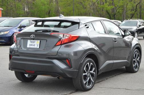 Magnetic Gray Metallic 2018 Toyota C-HR XLE Premium