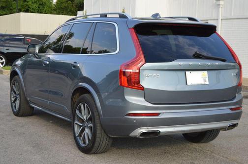 2019 Volvo XC90 T6 Momentum