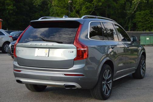 2019 Volvo XC90 T6 Momentum