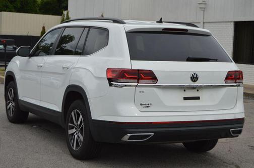 Pure White 2021 Volkswagen Atlas 2.0T SE