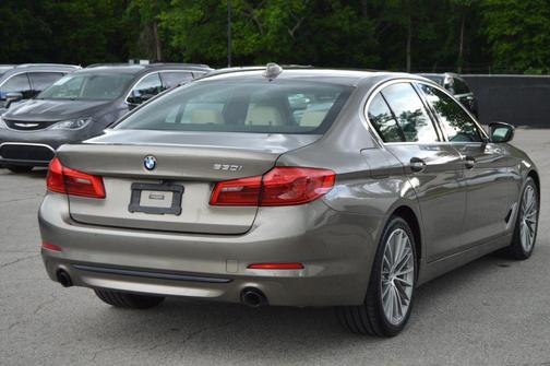 Brown 2018 BMW 530 530i Sedan 4D