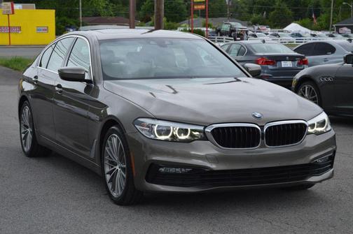 Brown 2018 BMW 530 530i Sedan 4D