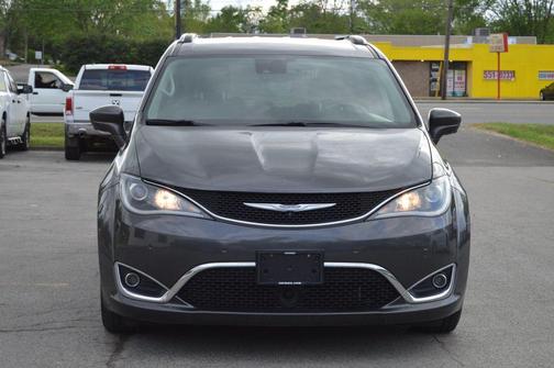 Granite Crystal Metallic Clearcoat 2017 Chrysler Pacifica Touring-L