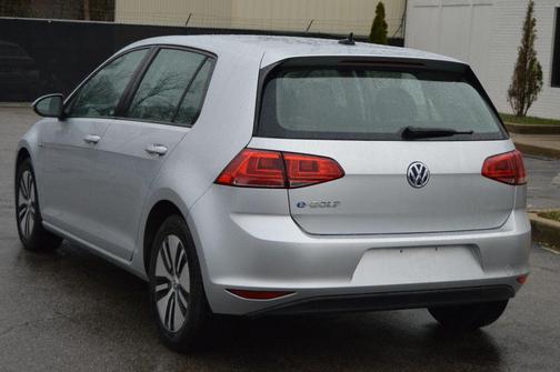 2016 Volkswagen e-Golf SE