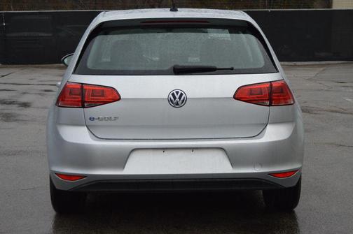 2016 Volkswagen e-Golf SE