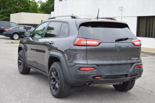 2016 Jeep Cherokee Sport