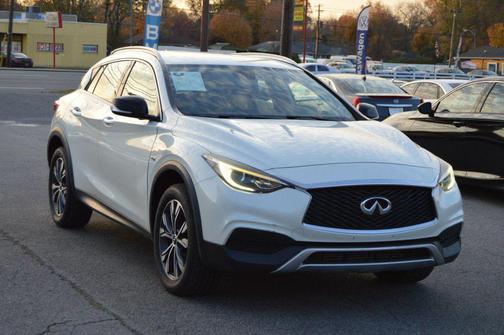 2017 INFINITI QX30 Luxury