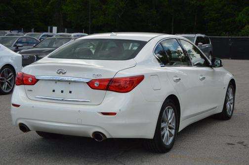 Majestic White 2016 INFINITI Q50 2.0T Premium