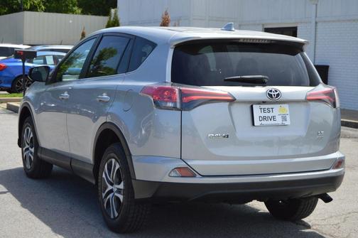 Silver Sky Metallic 2018 Toyota RAV4 LE