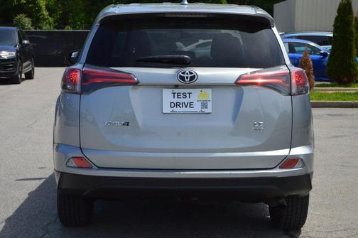 Silver Sky Metallic 2018 Toyota RAV4 LE