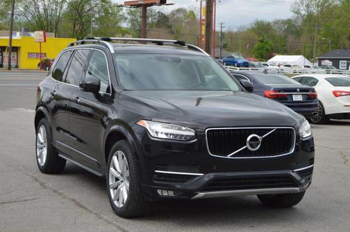 2016 Volvo XC90 T6 Momentum