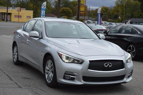 2015 INFINITI Q50 Premium