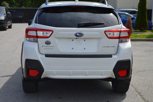 Crystal White Pearl 2019 Subaru Crosstrek 2.0i Premium