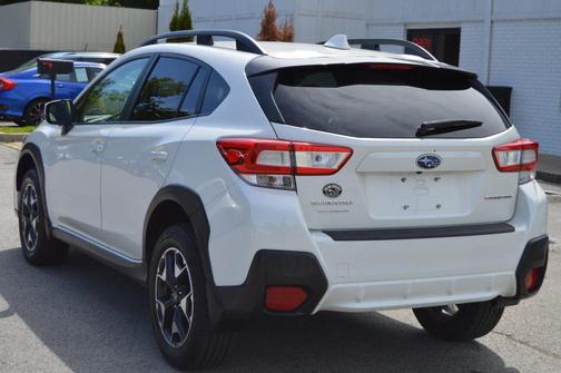 Crystal White Pearl 2019 Subaru Crosstrek 2.0i Premium