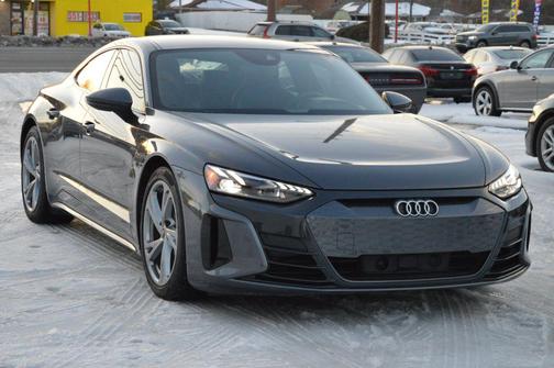 2023 Audi e-tron GT Premium Plus quattro