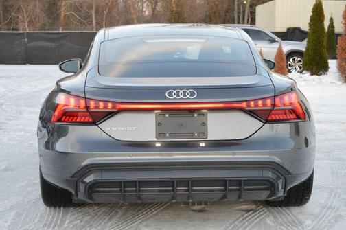 2023 Audi e-tron GT Premium Plus quattro