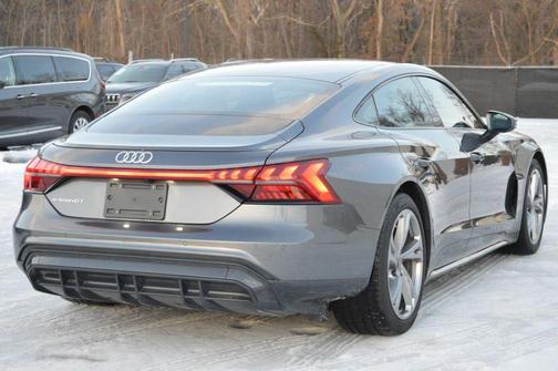 2023 Audi e-tron GT Premium Plus quattro