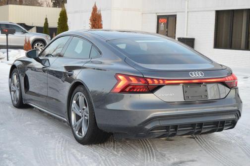 2023 Audi e-tron GT Premium Plus quattro