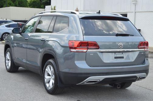 Reflex Silver Metallic 2018 Volkswagen Atlas 3.6L SE