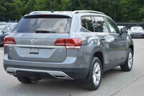 Reflex Silver Metallic 2018 Volkswagen Atlas 3.6L SE