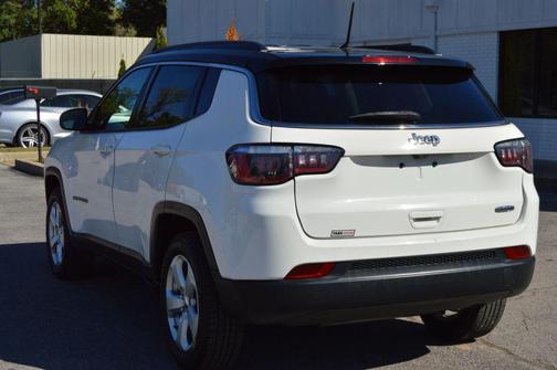 White Clearcoat 2018 Jeep Compass Latitude