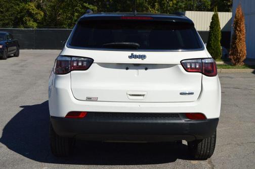 White Clearcoat 2018 Jeep Compass Latitude