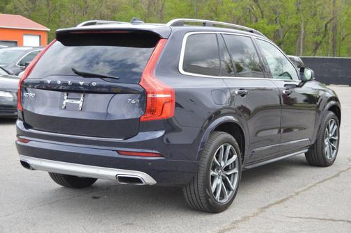 2017 Volvo XC90 T6 Momentum