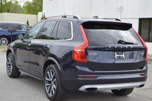 2017 Volvo XC90 T6 Momentum