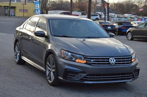 2018 Volkswagen Passat 2.0T R-Line