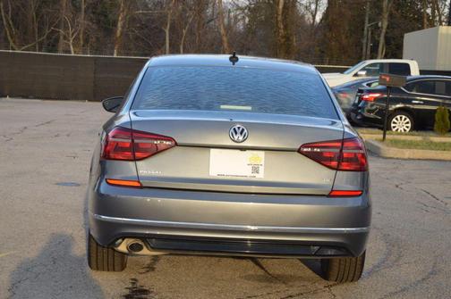2018 Volkswagen Passat 2.0T R-Line