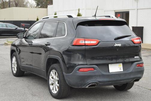 Brilliant Black Crystal Pearlcoat 2015 Jeep Cherokee Sport