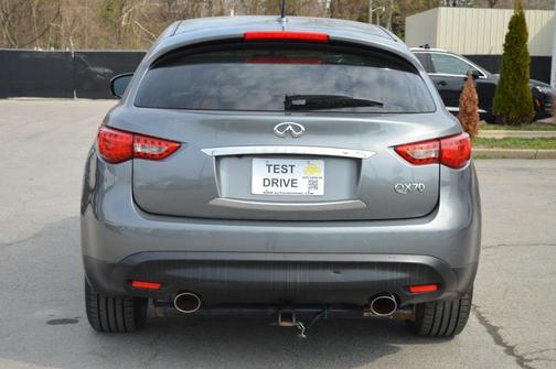 2017 INFINITI QX70 Base