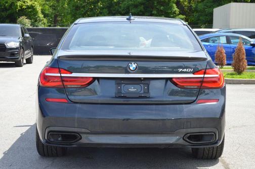 Gray 2016 BMW 740 740i Sedan 4D