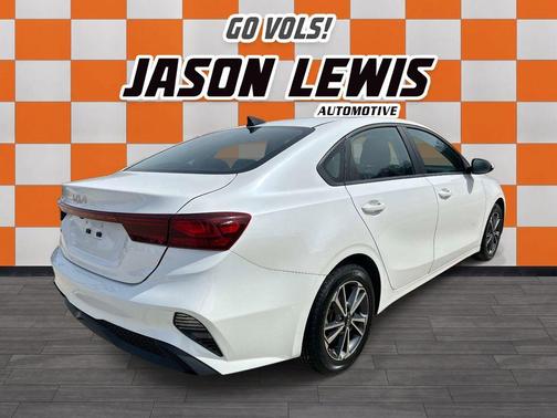 Snow White Pearl 2024 Kia Forte LXS