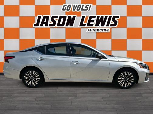 Brilliant Silver Metallic 2024 Nissan Altima 2.5 SV