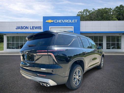 Mosaic Black Metallic 2026 Chevrolet Traverse LT