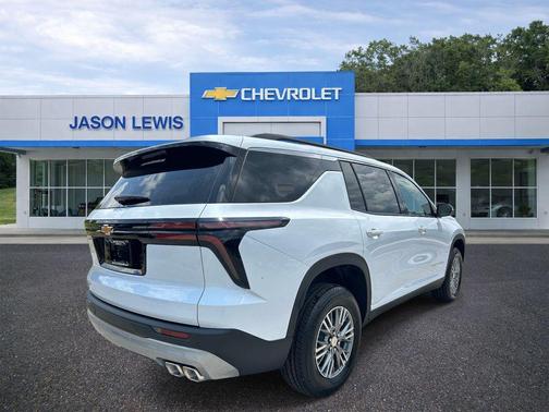Polar White Tricoat 2026 Chevrolet Traverse LT