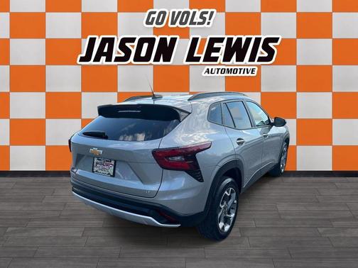 Sterling Gray Metallic 2025 Chevrolet Trax LT