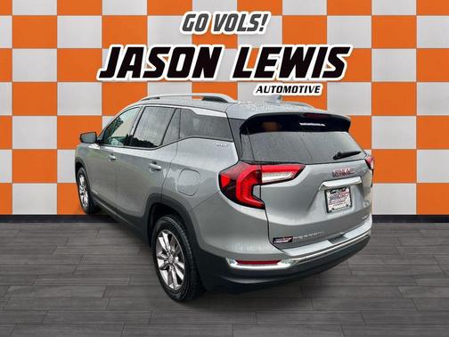 Sterling Metallic 2024 GMC Terrain SLT