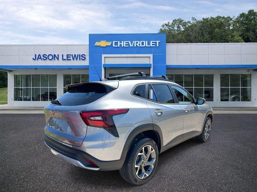 Sterling Gray Metallic 2026 Chevrolet Trax LT