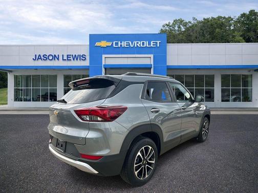 Sterling Gray Metallic 2026 Chevrolet Trailblazer LT