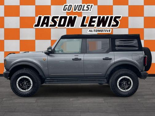Carbonized Gray Metallic 2022 Ford Bronco Badlands